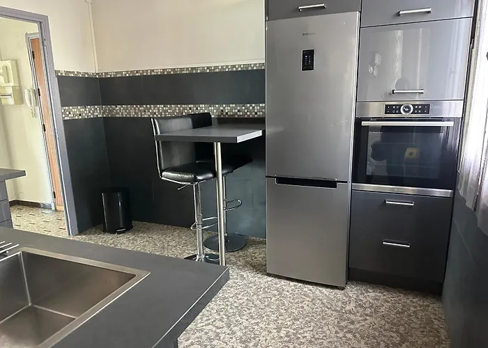Appartement T4 Spacieux 100M2 Climatise